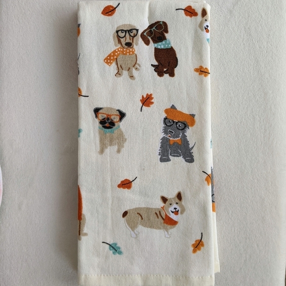 Isaac Mizrahi Other - Doxie Corgi Terrier Labrador Pug Leaves Autumn Theme Kitchen Towel Set Of 2 NWT